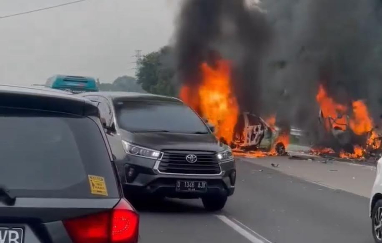 Kondisi kecelakaan di Tol Cikampek KM 58