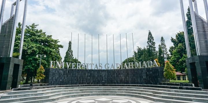 Universitas Gajah Mada menjadi salah satu PTN Terbaik di Indonesia