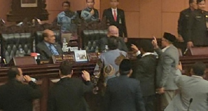 Hampir Keos Rapat Paripurna DPD, Lanyalla Mattalitti Diserbu Senator Lainnya (dok. Detik)