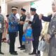 PJ Bupati Tangerang memberikan selamat kepada pasangan yang telah mengikuti isbat nikah massal di Gsg Puspemkab Tangerang. Minggu, 21 Juli 2024.