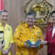 Ketua Umum Golkar Airlangga Hartarto menawarkan Jusuf Hamka, jika Kaesang Pangarep, memilih maju di Pilkada Jakarta 2024.