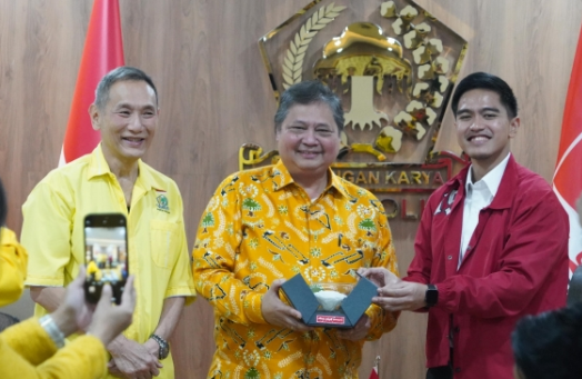 Ketua Umum Golkar Airlangga Hartarto menawarkan Jusuf Hamka, jika Kaesang Pangarep, memilih maju di Pilkada Jakarta 2024.