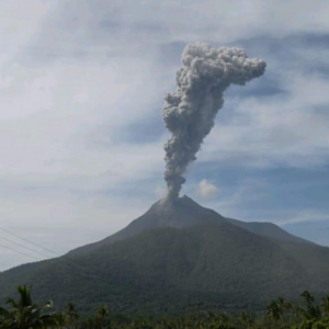 gunung Lewitobi Laki laki 1