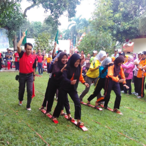 Lomba Bakiak