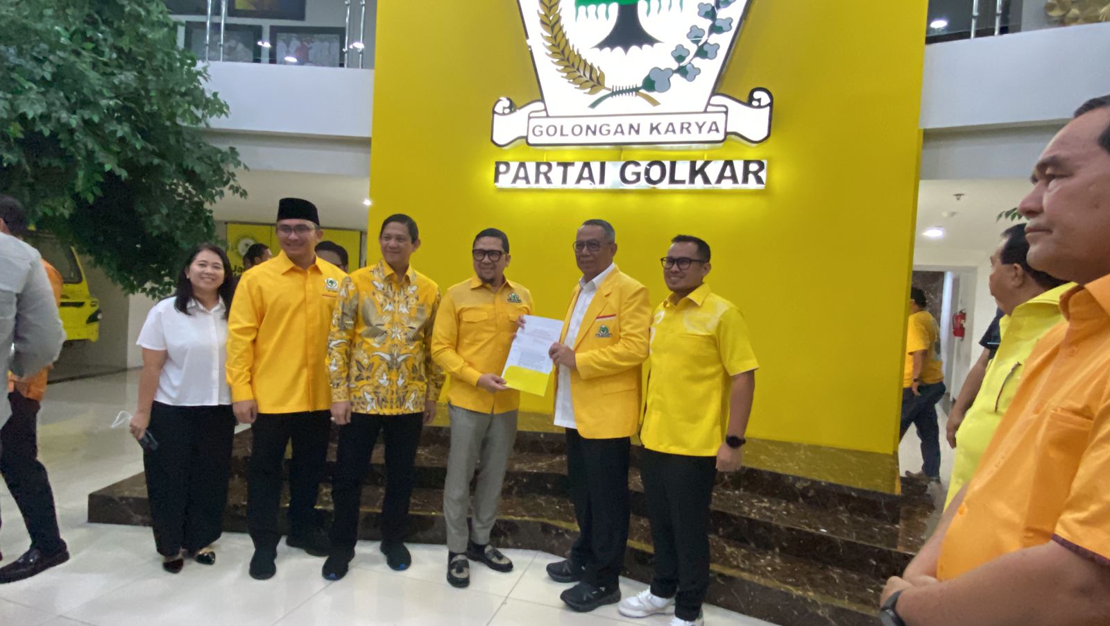 Terima Surat Rekomendasi, Benyamin-Pilar Optimis di Pilkada Tangsel 2024