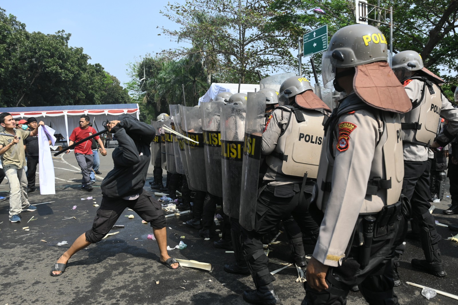 Polresta Tangerang menggelar Sispamkota untuk pengamanan Pilkada 2024. Senin, 26 Agustus 2024. Foto/Dimas Wisnu Saputra.