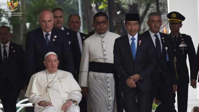 Besok, Presiden Jokowi Antar dan Persilakan Paus Fransiskus Misa di GBK