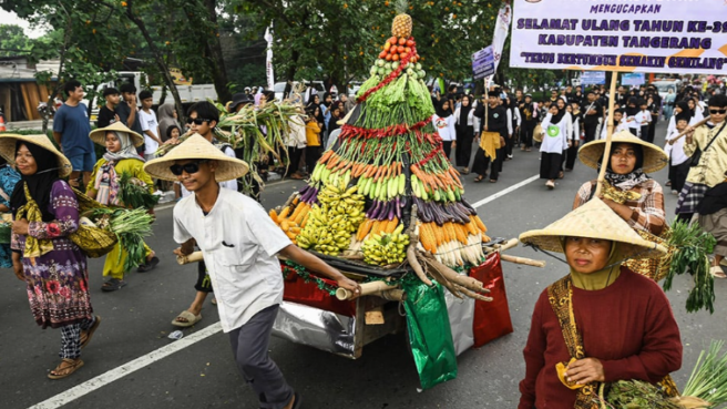 Karnaval dalam Meriahkan HUT ke-392 Kabupaten Tangerang/Foto: Bisnis Indonesia