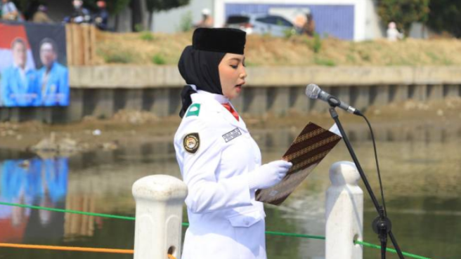 Peringatan Upacara Sumpah Pemuda di Atas Sungai Cisadane