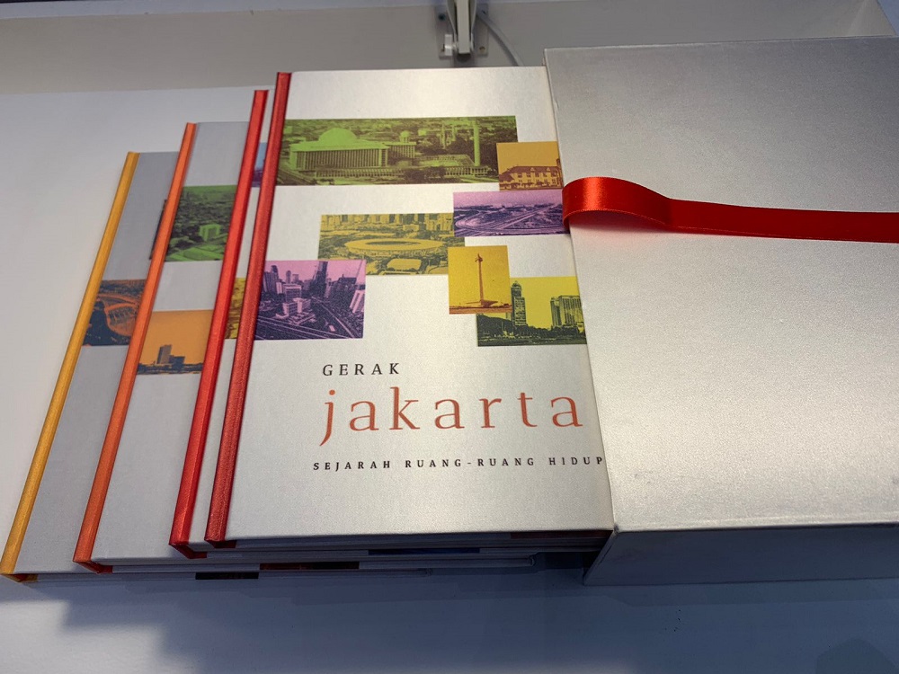 bentuk fisik buku Gerak Jakarta