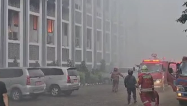 Gedung Rektorat UIN Jakarta Kebakaran