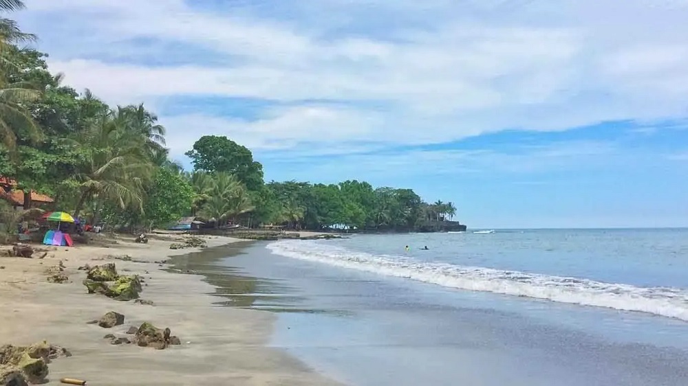 pantai di banten