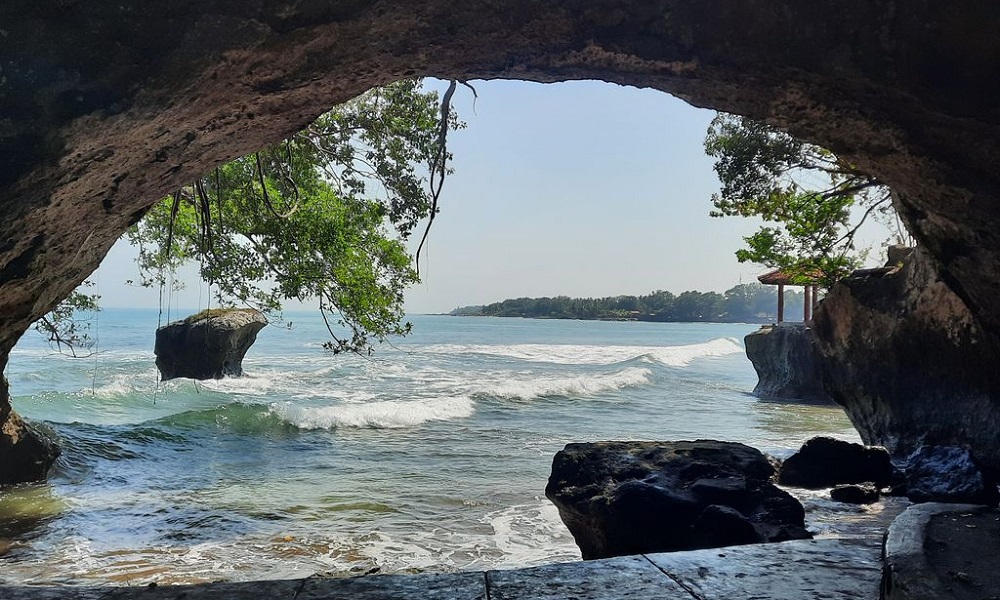 pantai di banten