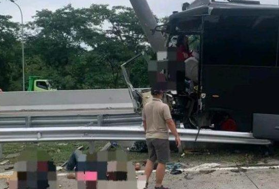 Rombongan SMA 1 Porong Kecelakaan di Exit Tol Purwodadi, Supir Tewas