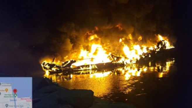 Kebakaran di Ancol Sebabkan 1 Orang Tewas dan 5 Luka-luka, 2 Kapal Nelayan Hangus, Sabtu 8 Februari 2025/Foto:Dok Damkar Jakarta Utara