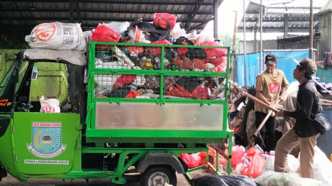 Konsisten Tangani Sampah, TPS 3R Vila Pamulang Mas Jadi Andalan Warga