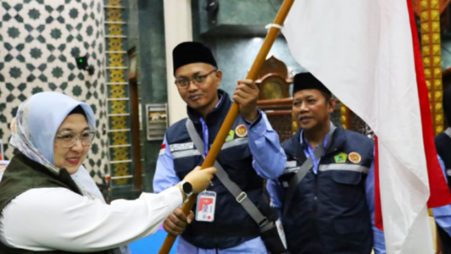 Wakil Bupati Tangerang, Intan Nurul Hikmah melepas 393 Calon haji asal Kabupaten Tangerang, Minggu 4 Mei 2025.
