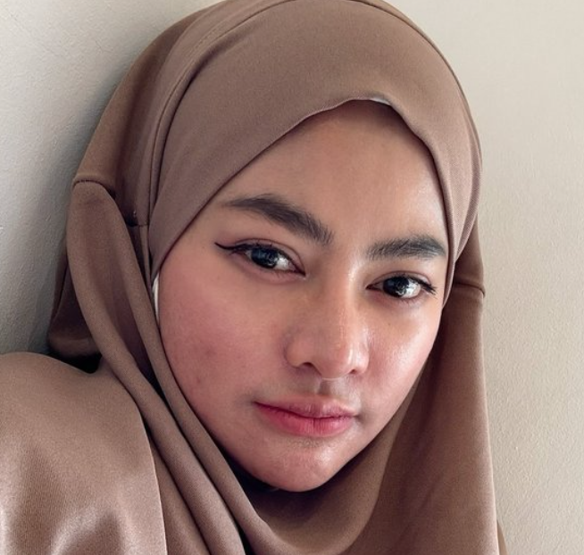Vitalia Sesha Mantap Berhijab dan Tinggalkan Dunia Hiburan, Mengaku Lebih Tenang Sekarang” 2 Vitalia Sesha