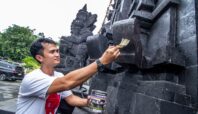 Hari Raya Kuningan Nippon Paint melakukan peremajaan Pura Agung Kertajaya di Tangerang, Banten pada Sabtu, 3 Mei 2025.