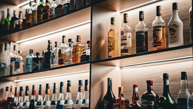 arab saudi izinkan jual alkohol tahun 2026