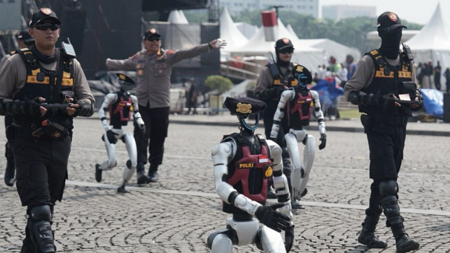 Kegunaan ROBOT POLISI