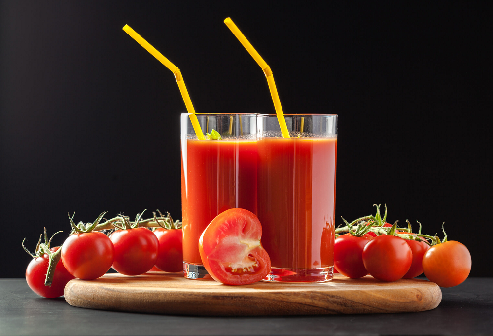 Bikin Awet Muda! Ini Manfaat Minum Jus Tomat dan Wortel Rutin yang Jarang Diketahui 2 jus tomat dan wortel