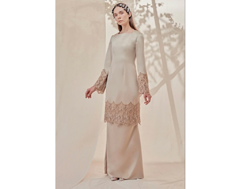 7 Inspirasi Model Baju Kurung Melayu Malaysia Modern Terbaru 2025, Cocok untuk Dipakai Segala Acara! 3 Model Baju Kurung Melayu Malaysia Modern