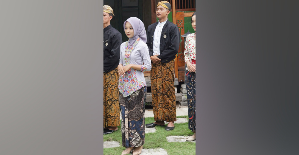 Model Kebaya Wisuda Modern Hijab 2025