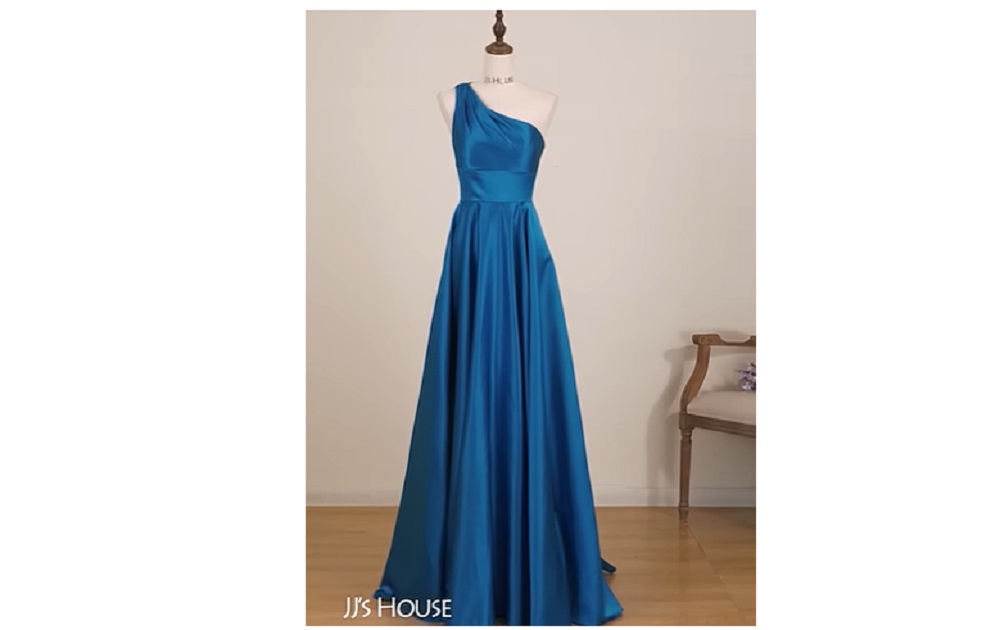 10 Model Baju Bridesmaid Satin Polos Simple dan Elegan, Populer di 2025 4 Model baju bridesmaid satin populer 2025
