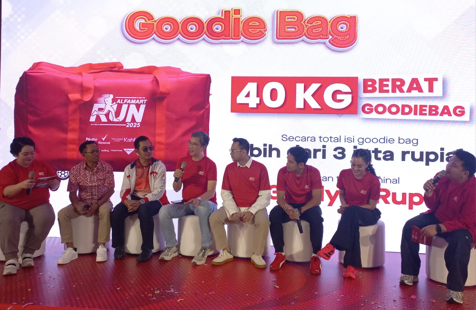 Alfamart Run 2025 Resmi Digelar! Tiket Ludes, Total Goodie Bag Senilai Rp13 Miliar dan UMKM Lokal Dilibatkan 3 Tas sebagai Goodie Bag dengan berat 40 kg dibuat oleh pengrajin dari Sentra Industri Tas dan Koper (INTAKO), Tanggulangin – Sidoarjo, Jawa Timur/Foto: Nadia-Infotangerang.id