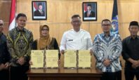 Pemkot Tangsel resmi menjalin kerjasama pengelolaan sampah dengan Pemerintah Kabupaten Pandeglang/Foto: Andre Pradana Tangselife.com