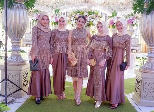 baju keluarga pengantin