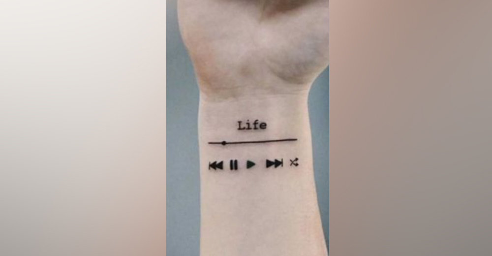 ide tato simpel di tangan cowok 9