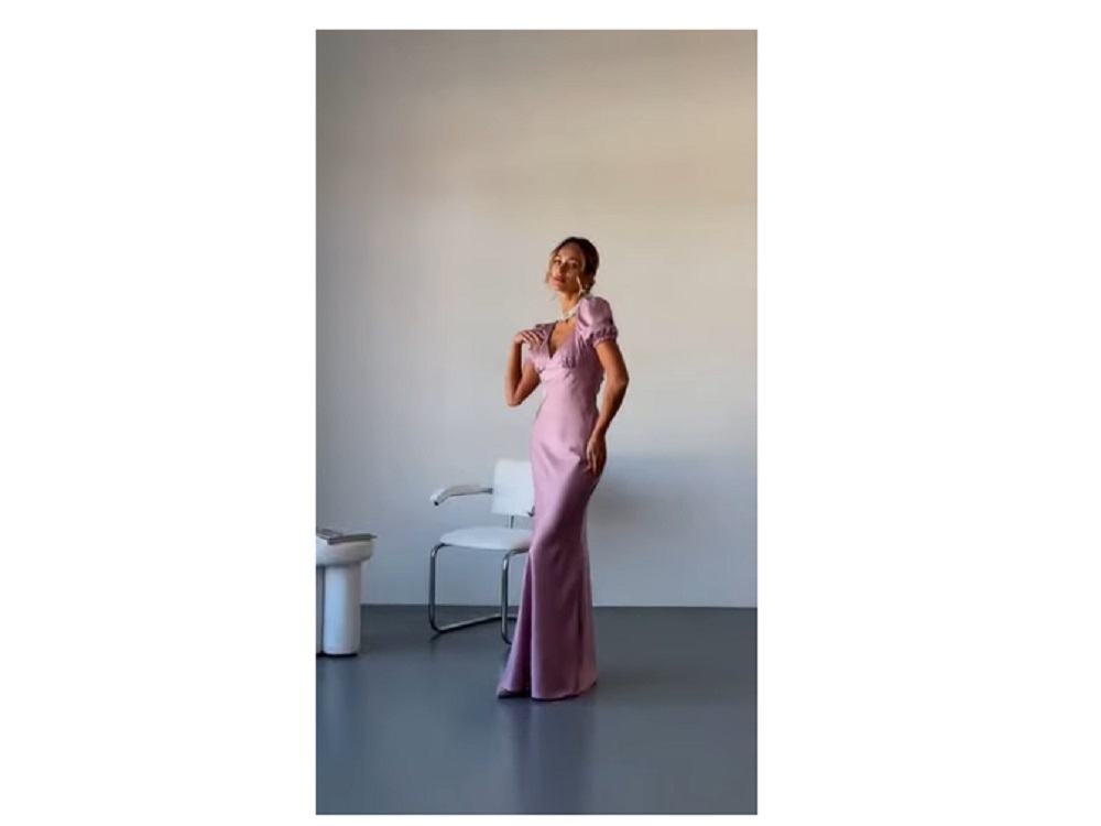 10 Model Baju Bridesmaid Satin Polos Simple dan Elegan, Populer di 2025 6 Model baju bridesmaid satin populer 2025