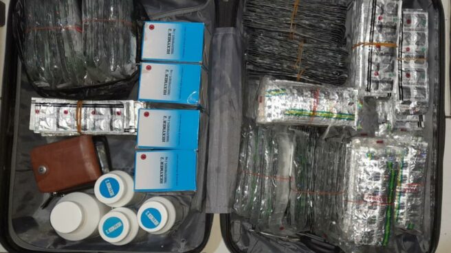 Belasan ribu obat terlarang yang disita Polisi dari penangkapan di wilayah Ciputat Timur. Foto: Polsek Ciputat Timur