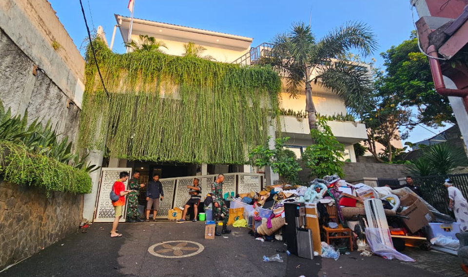 Penjarahan Rumah Sri Mulyani di Bintaro, Tangsel/Foto::Ist