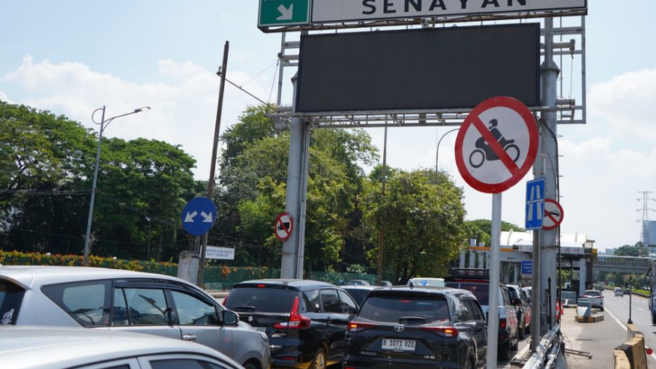 Gerbang Tol Dalam Kota Senayan