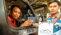 BSD Tol membagikan souvenir dan mendengar langsung suara pengguna jalan.