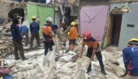 Pemkot Tangsel kerahkan 100 petugas gabungan bantu membersihkan reruntuhan bangunan akibat ledakan di Pondok Cabe. Foto: BPBD Tangsel