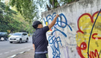 Satgas 1016 Disbudpar Kota Tangerang Bersihkan Coretan Vandalisme.