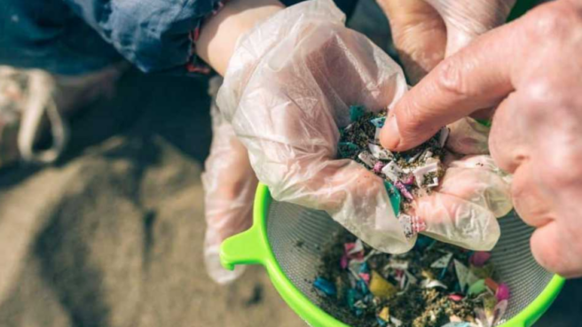 Dampak mikroplastik pada air hujan