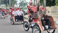 Presiden Prabowo Bagikan Ratusan Becak Listrik di Kota Tangerang,