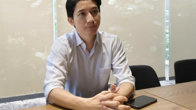 dr. Jimmy Tandradynata, Sp.PD, MSc, FINASIM, Dokter Spesialis Penyakit Dalam Eka Hospital BSD saat Menjelaskan Penyakit Kaki Diabetes, Kamis 6 November 2025