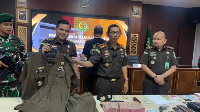 Jaksa gadungan tipu warga ratusan juta berhasil ditangkap di Pamulang, Tangsel. Foto: ist