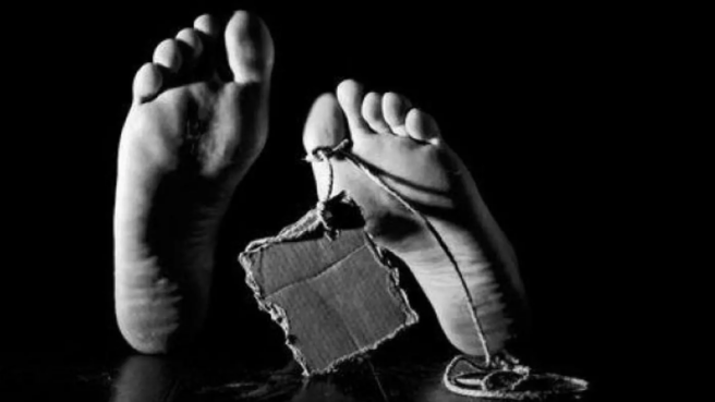 mayat pria terbungkus plastik