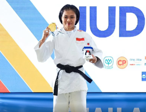 Atlet Kota Tangerang cabang Judo kelas-57 kilogram Dinny Febriany sumbang Medali Emas untuk Indonesia
