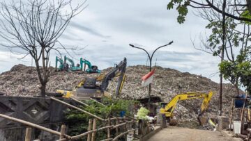 Tumpukan Sampah di TPA Cipeucang
