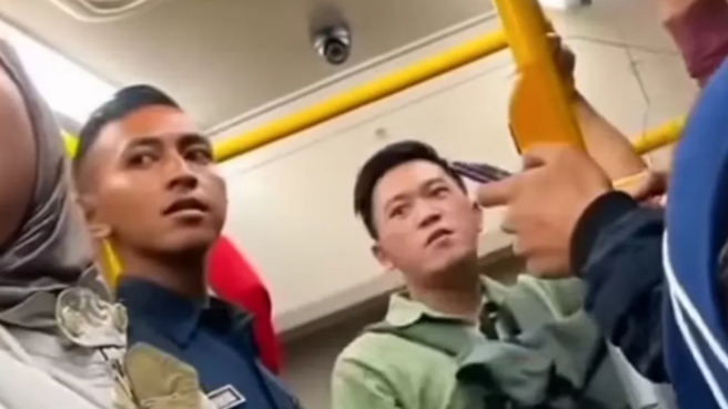 Viral Penumpang TransJakarta Masturbasi di Bus