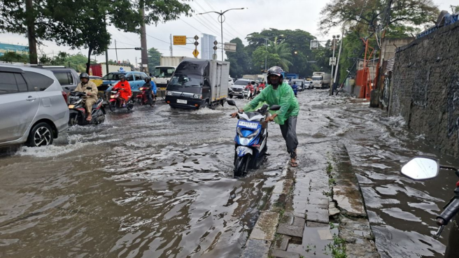 pantau banjir di Jakarta