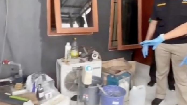 laboratorium tembakau sintetis